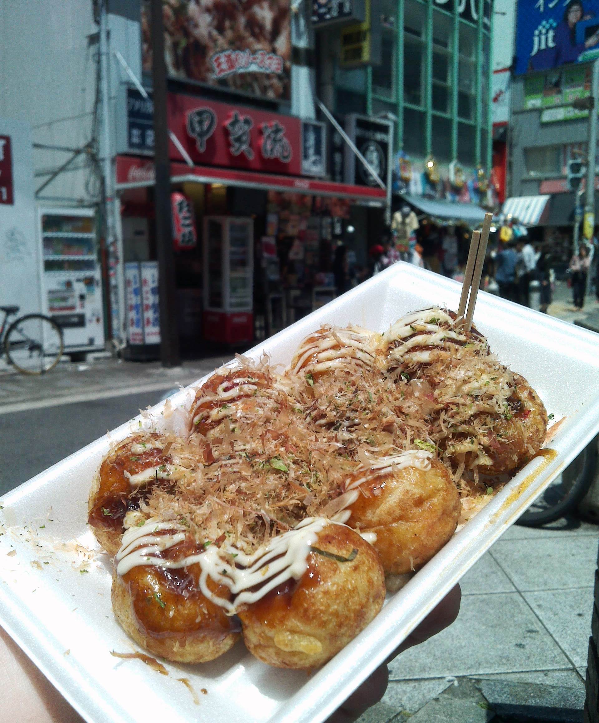 A boat of 'KOUGARYU Takoyaki' 「甲賀流」たこ焼き「ソースマヨ」
