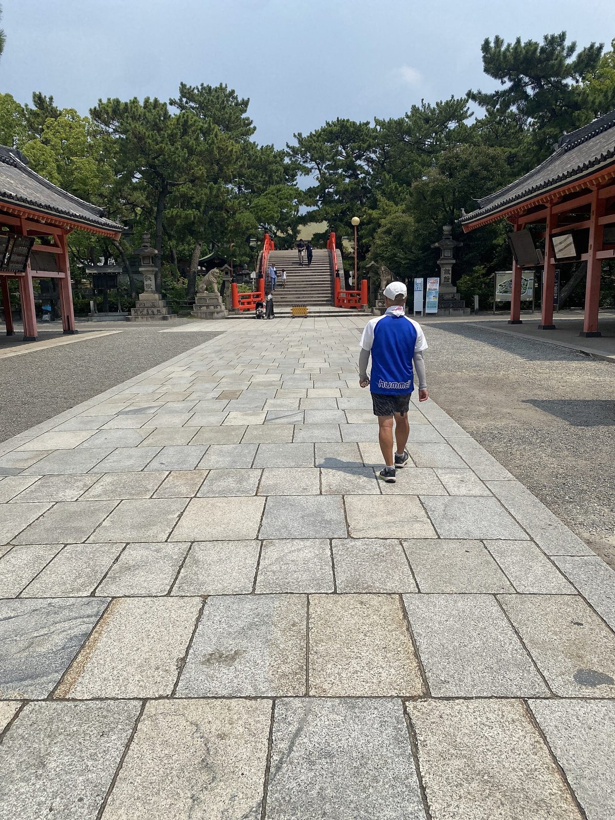 The approach to Sumiyoshi Taisha