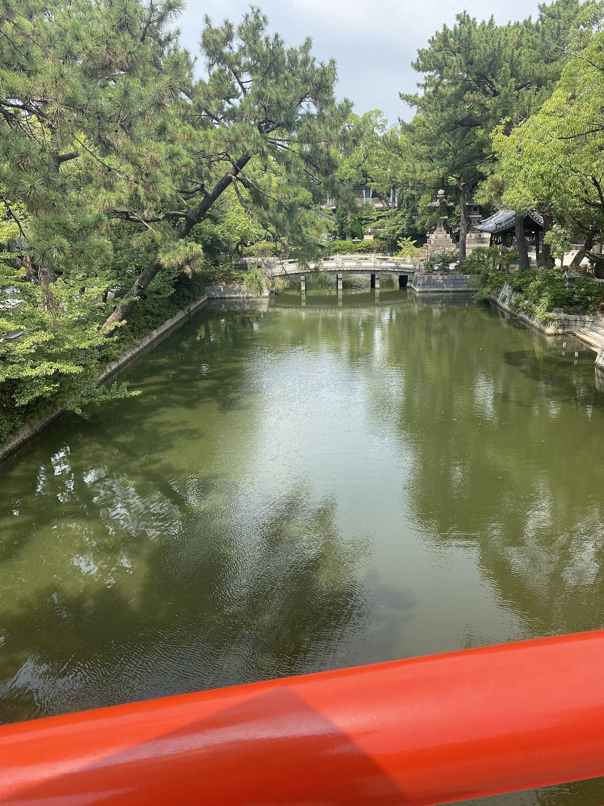 The pond and grounds at Sumiyoshi Taisha